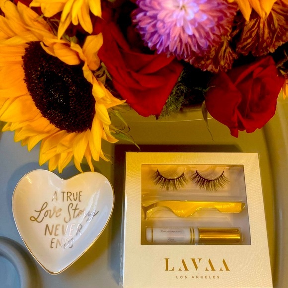 Lavaa Lashes Flirty Lash Set - Picture 3 of 12